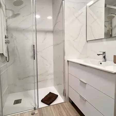 Sunset By The Sea - Modern With Ocean Views Apartmán *